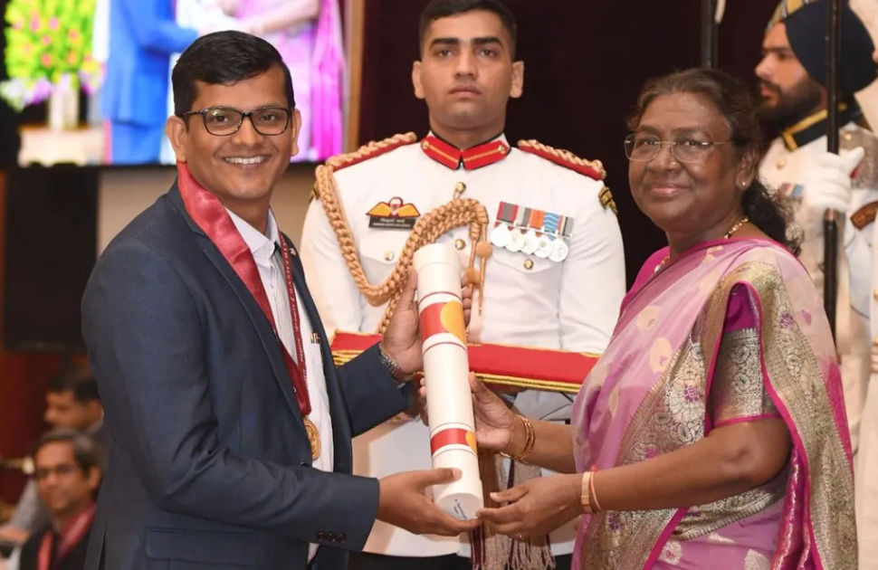 Dr Digendranath Swain Honored with Vigyan Yuva Award